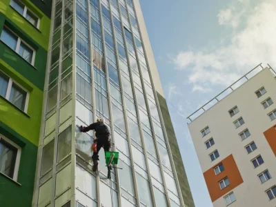 Rope access worker Marina Bay high-rise Singapore